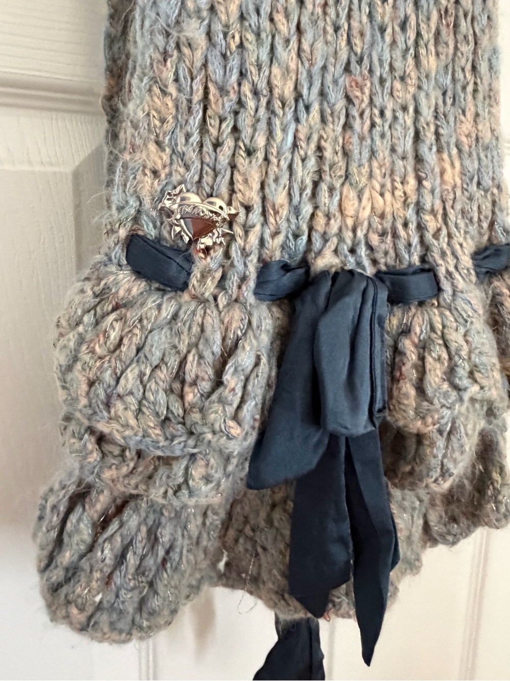 VTG Betsey Johnson Long Chunky Marled Ruffle Scarf Blue Satin Bow